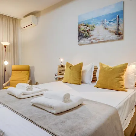 Premium Center By Apartmax Апартаменти *