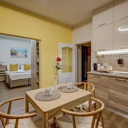 Апартаменти Premium Center By Apartmax *